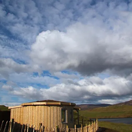 Skye Cabins Skeabost Exterior photo