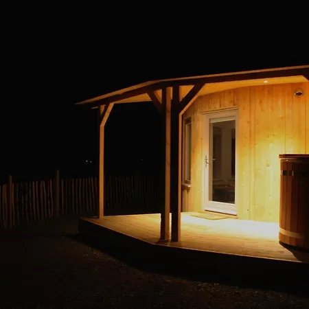 Skye Cabins Skeabost Exterior photo